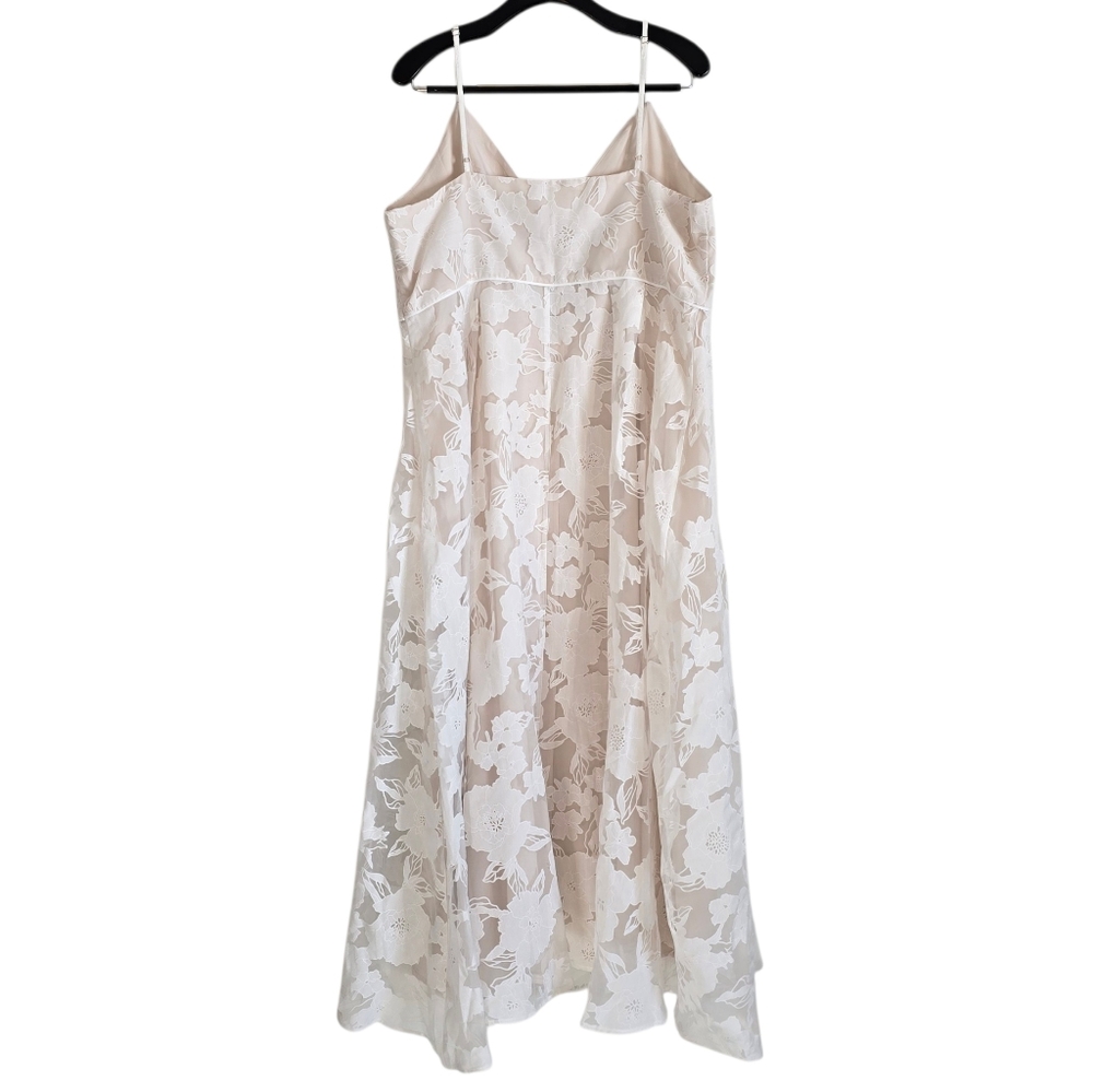 Showpo. Philine Plunge Fit and Flare Maxi Dress White 16 NWT New - Picture 4 of 9
